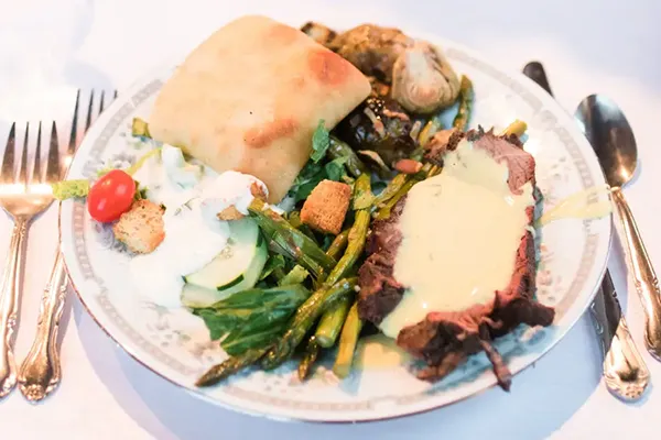 About Laurenda's Family Restaurant & Catering